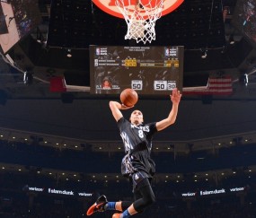 开云官网-独行侠铁壁封锁，76人季后赛征程遇阻