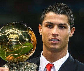 开云体育世界杯-意甲焦点战之夜，奥斯梅恩全程高能输出，诠释现代中锋的暴力美学