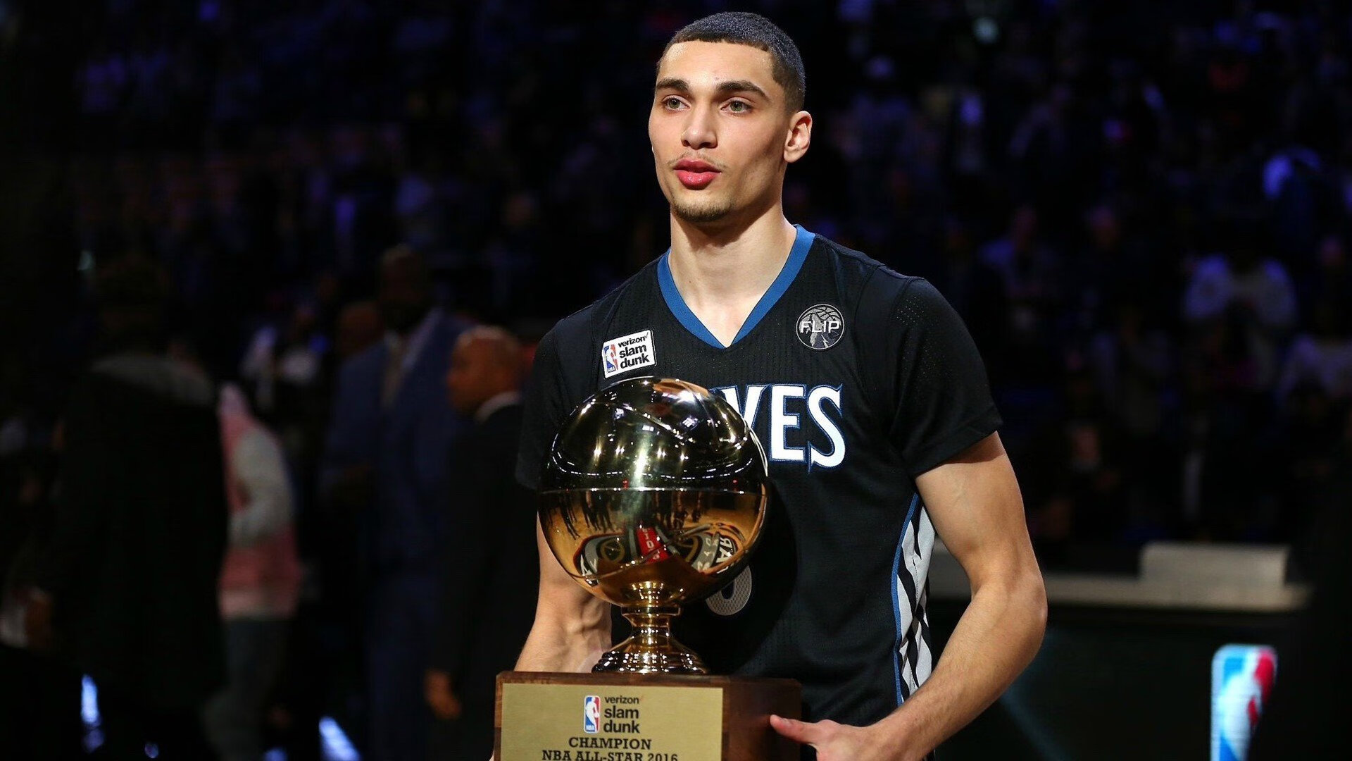 西决生死战之夜，当英格拉姆在末节撕碎剧本