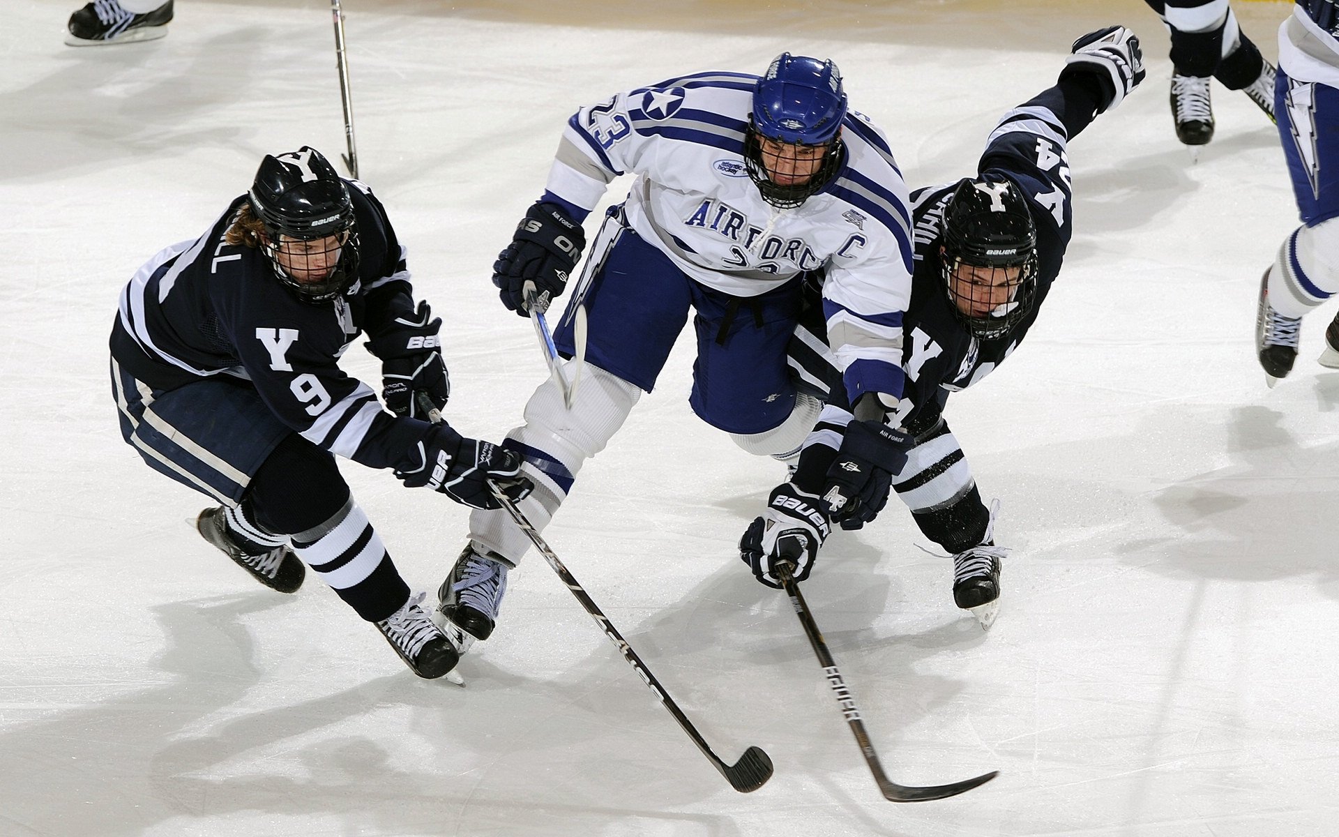 老鹰硬仗取胜魔术，武切维奇东决关键战接管比赛，当沉默的巨人决定怒吼