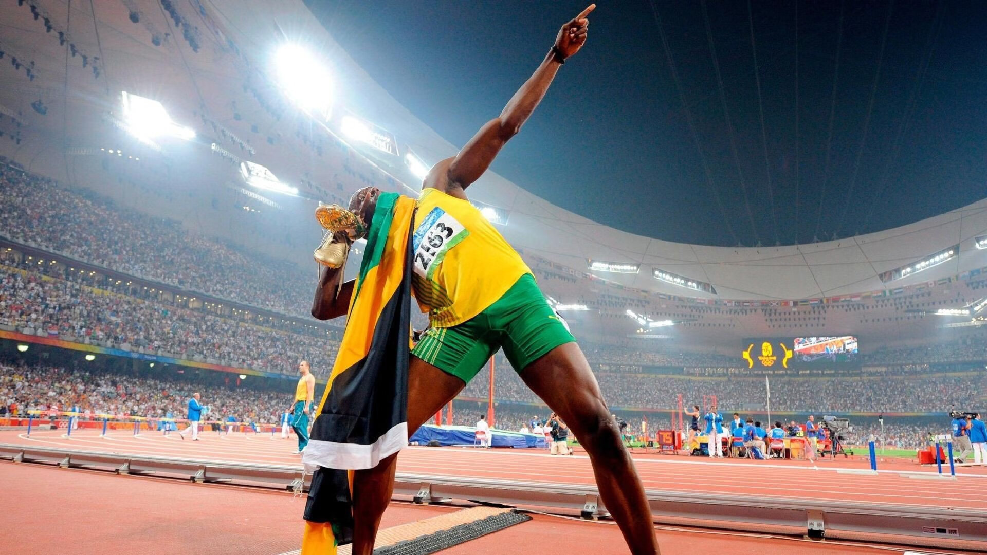 意甲焦点战之夜，奥斯梅恩全程高能输出，诠释现代中锋的暴力美学